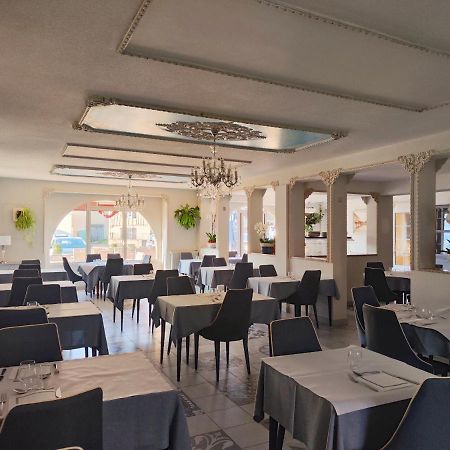 Hotel-Restaurant Le Commerce Nogaro Zewnętrze zdjęcie